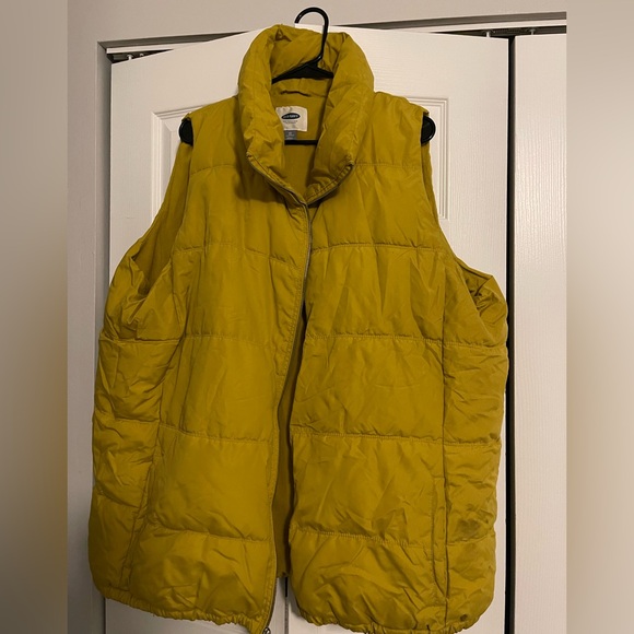 Mustard color old navy puffer vest - Picture 1 of 3